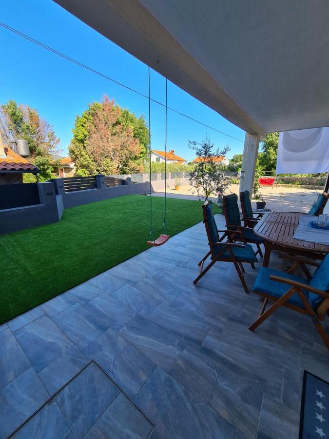 Apartman Nicolle Brzac Exterior foto